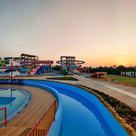 Wet N Wild Water Park & Resort Mendarda 外观 照片
