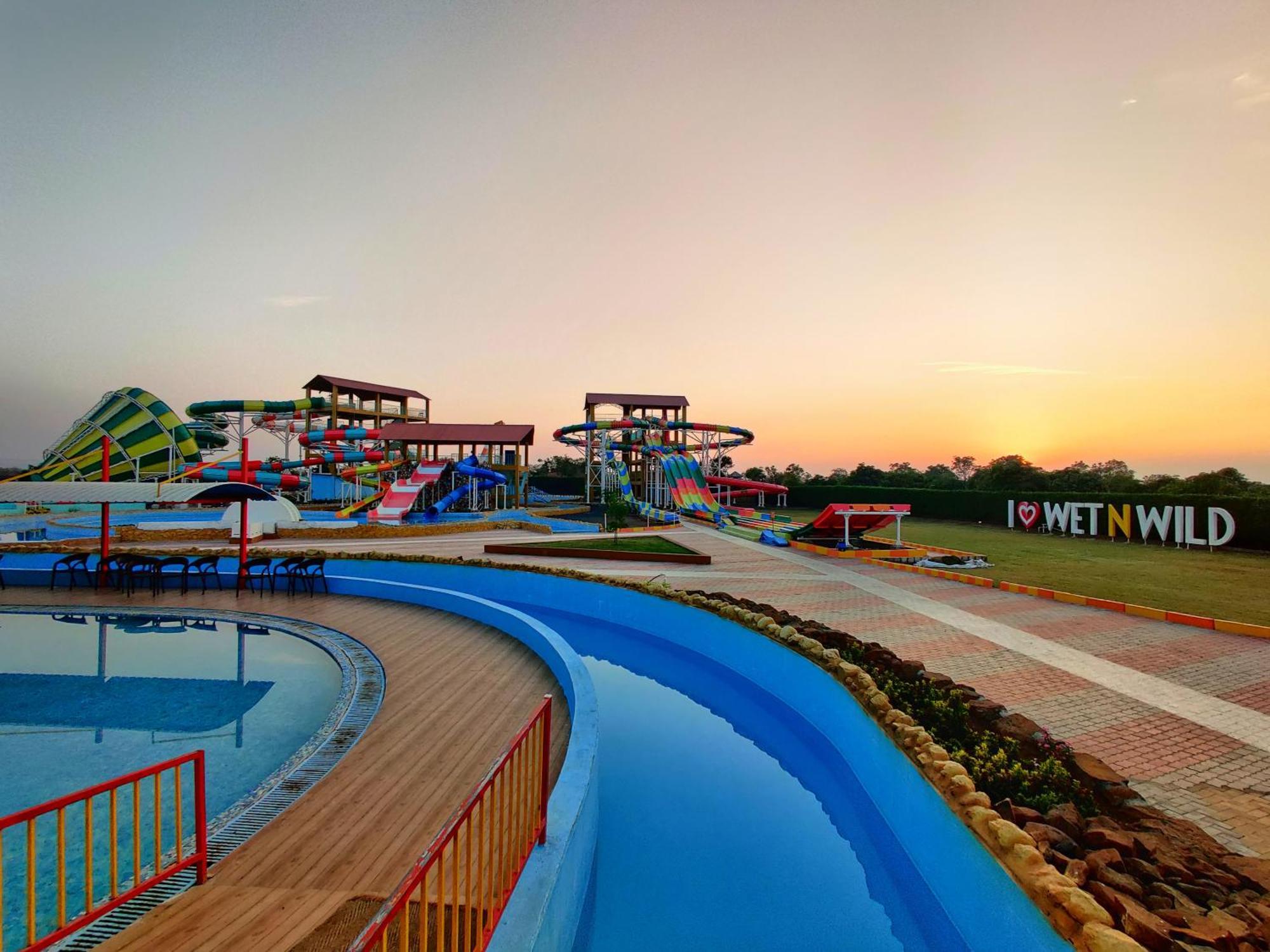Wet N Wild Water Park & Resort Mendarda 外观 照片