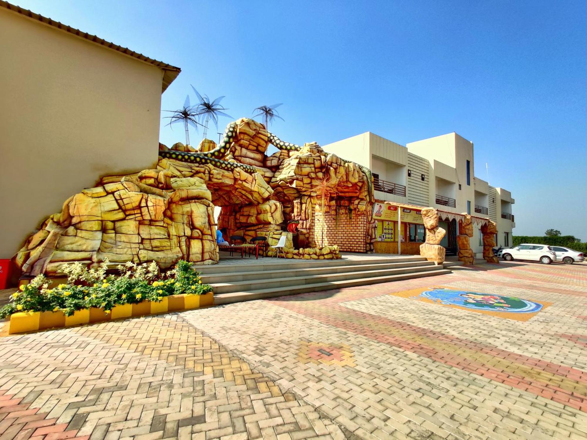 Wet N Wild Water Park & Resort Mendarda 外观 照片